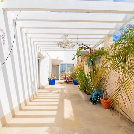 度假居 Casa Mar A Vista - View In Town! *