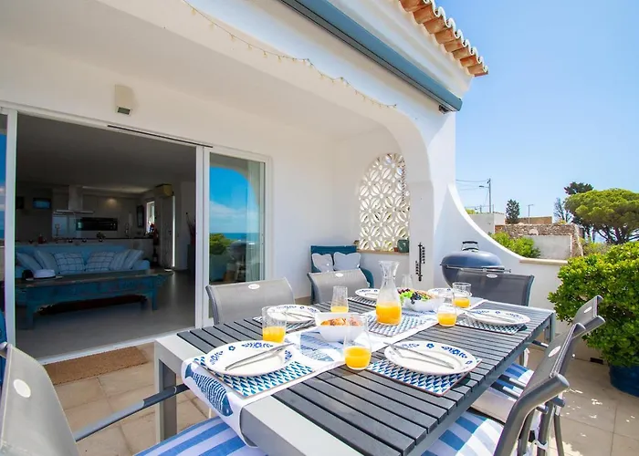 Casa Mar A Vista - View In Town!